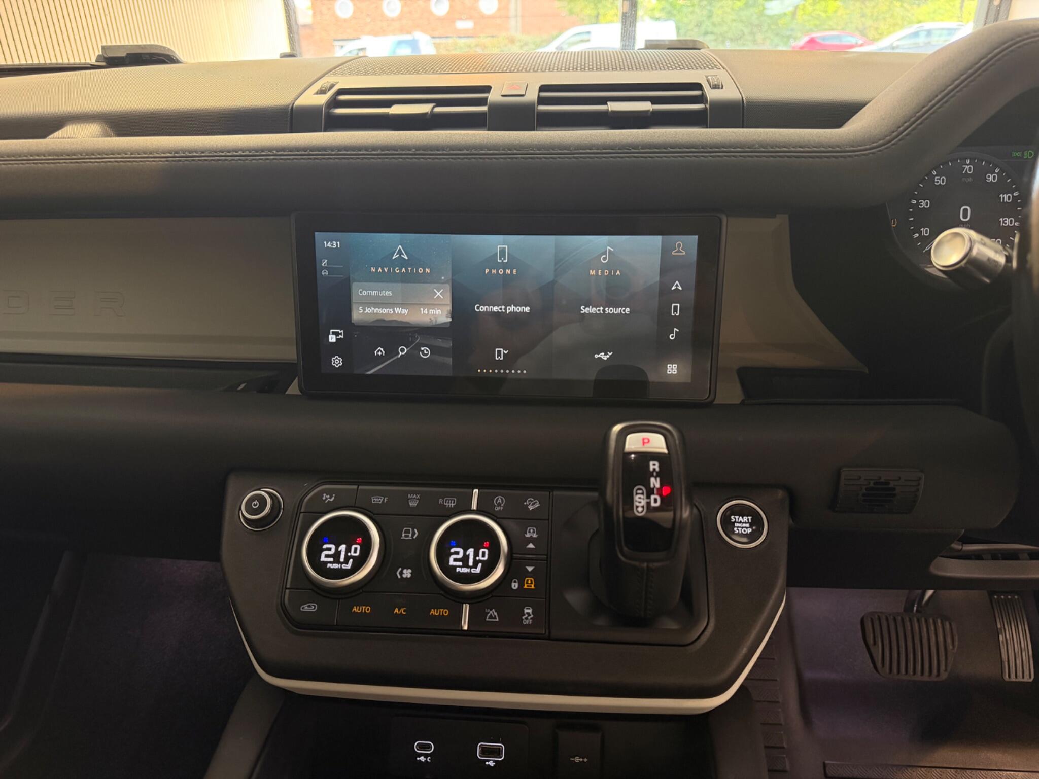 Land Rover Defender 110